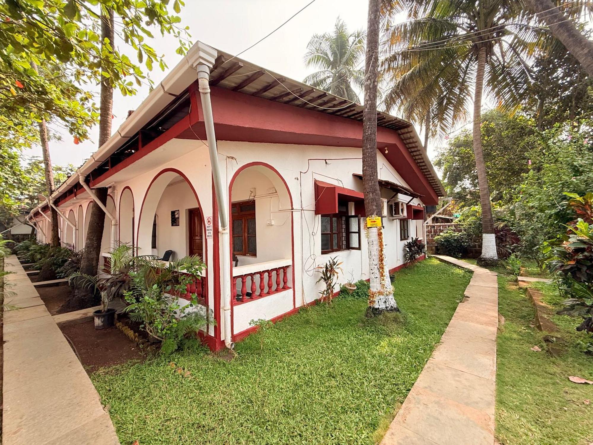 Red Sea Beach Resort Anjuna Exteriör bild